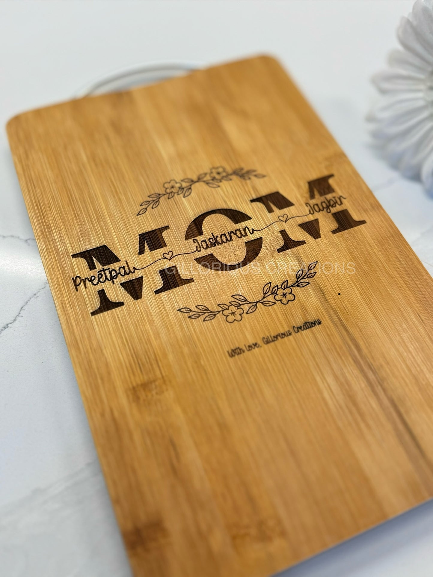 MOM Personalized Cutting Board With Kids' Names